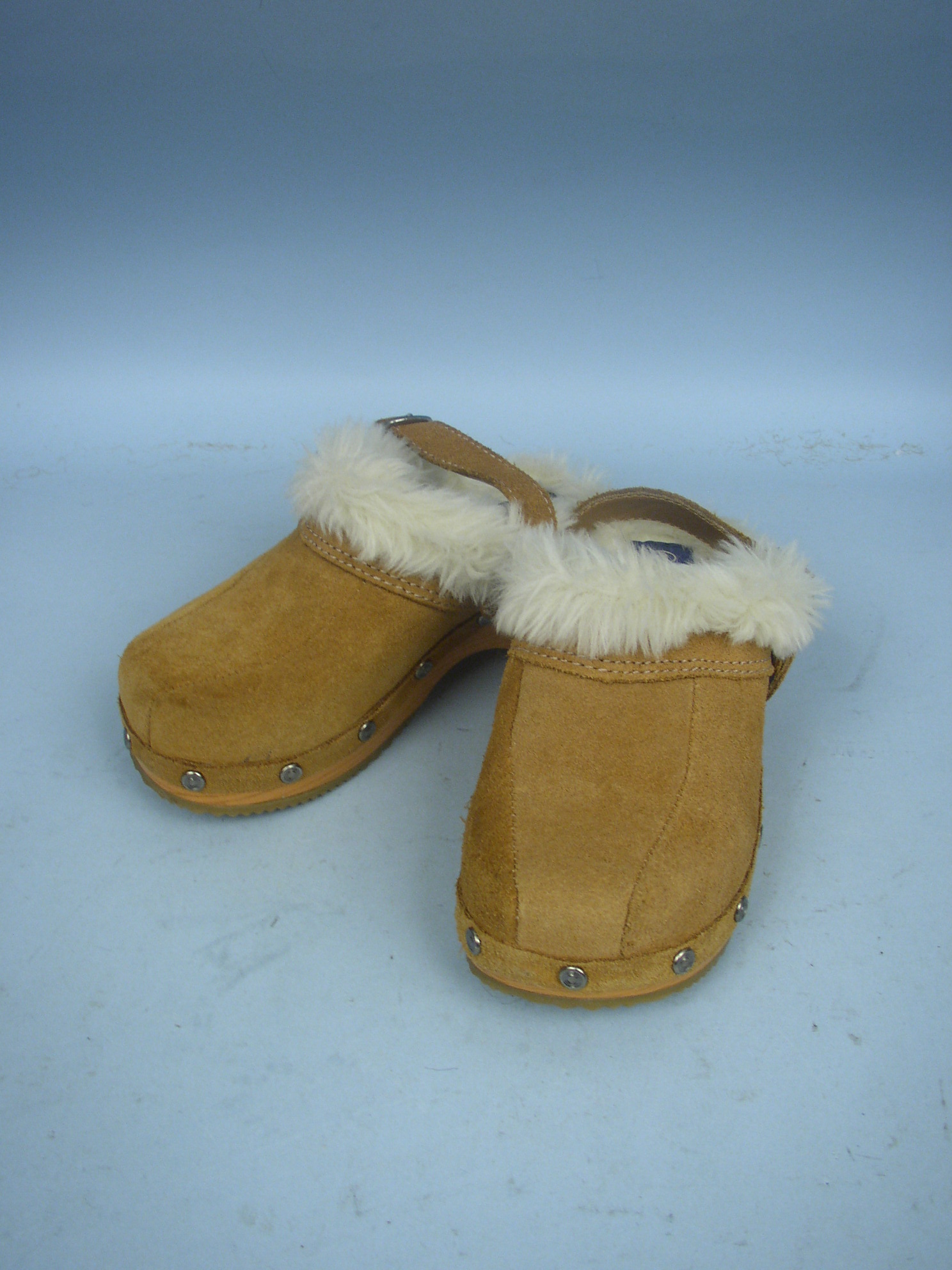 road lancaster pa 17602 toddler size 9 tan suede platform clogs by 