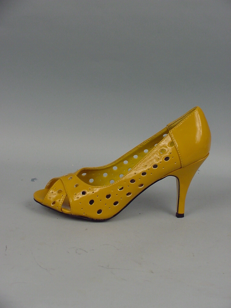 Mustard Colored Patent Pumps by Wet Seal   Size 8M  